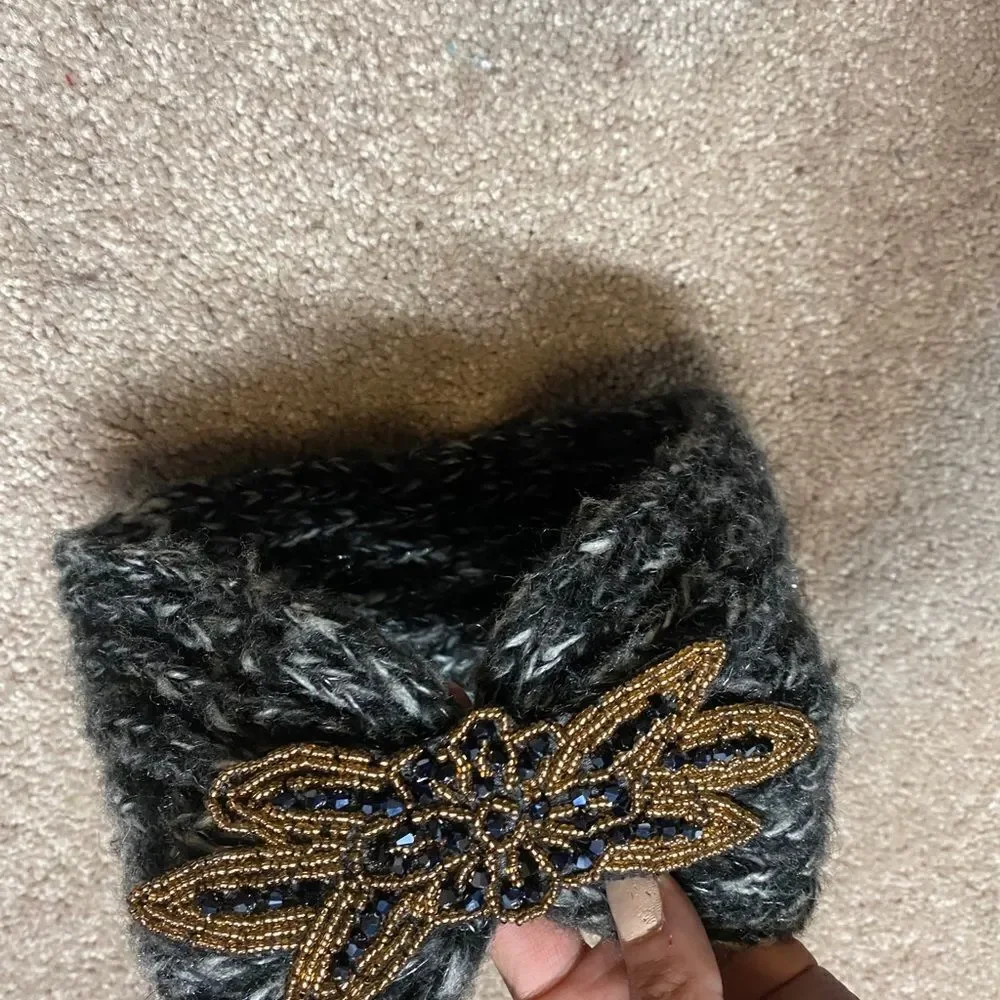 Woman’s winter headband